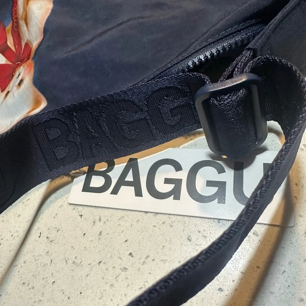 New! BAGGU medium crescent with a teddy bear graphic / new with tags! - Picture 5 of 16